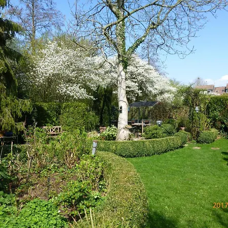 Wiersse 68 Bed & Breakfast *
